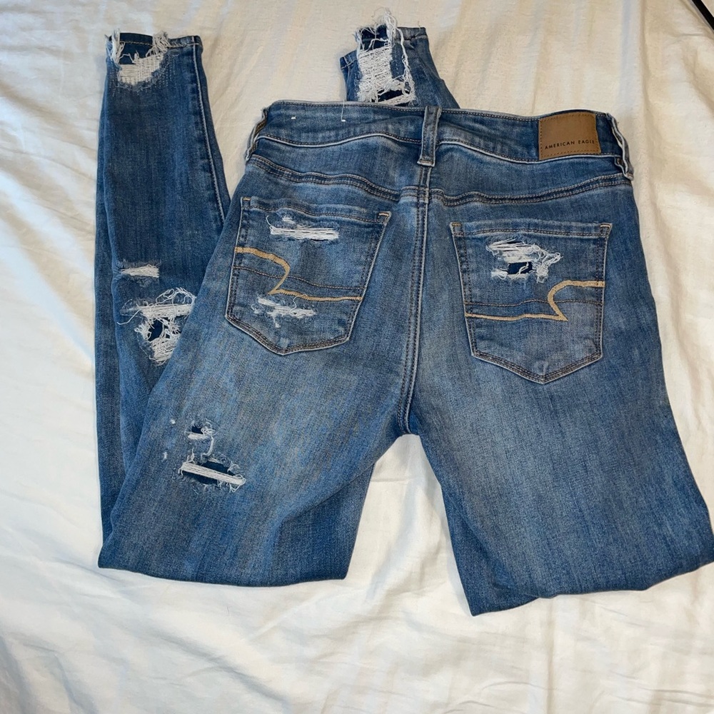 Sold to Elizabeth//
American Eagle Ripped Tapered Jeans - Picture 4 of 9